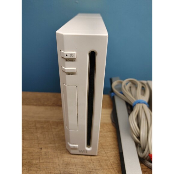 Nintendo Wii White Console RVL-001 Bundle w/3‎ Games 🌟Ready to Play🌟 (SH) - Picture 3 of 6